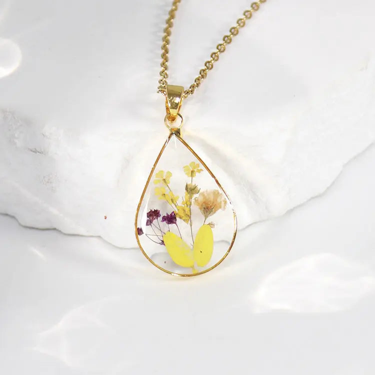 Golden Water Drop Moon Flower Series Natural Dried Flower Necklace Canvastoria