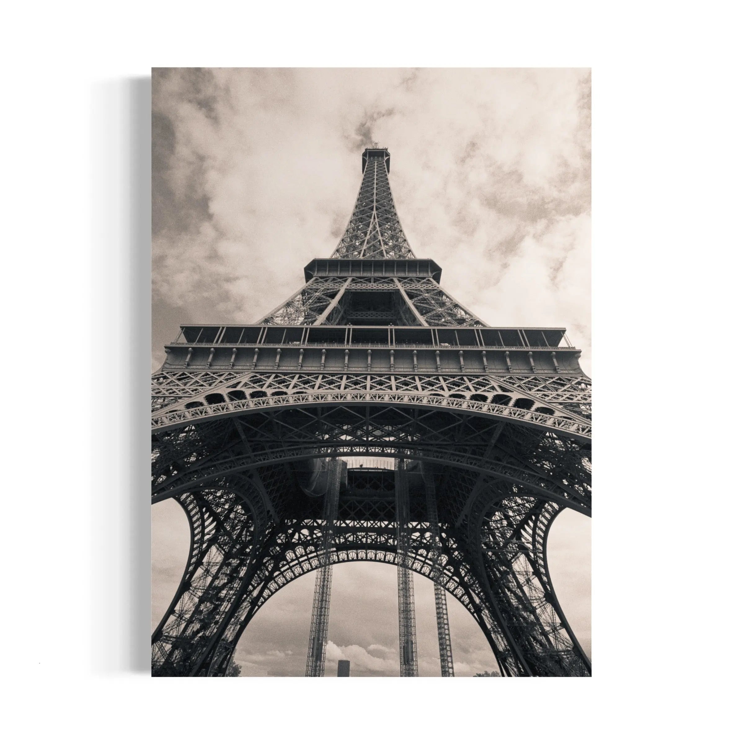 a black and white photo of the eiffel tower